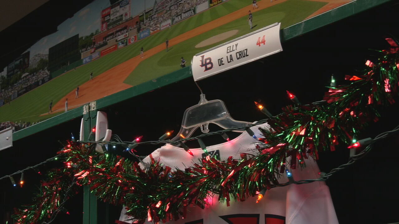 BATS BREAKFAST WITH SANT